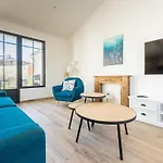 Maison Moderne Avec Jardin Clos Pour 4 Pers. - Fr-1-835-18 *
