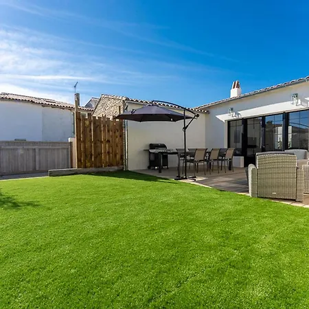 Maison Moderne Avec Jardin Clos Pour 4 Pers. - Fr-1-835-18 Holiday home *