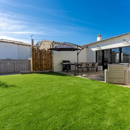 Maison Moderne Avec Jardin Clos Pour 4 Pers. - Fr-1-835-18 بيت للعطل *