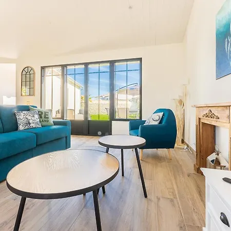 Maison Moderne Avec Jardin Clos Pour 4 Pers. - Fr-1-835-18 Holiday home Le Bois-Plage-en-Re