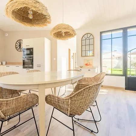 Maison Moderne Avec Jardin Clos Pour 4 Pers. - Fr-1-835-18 * Le Bois-Plage-en-Ré