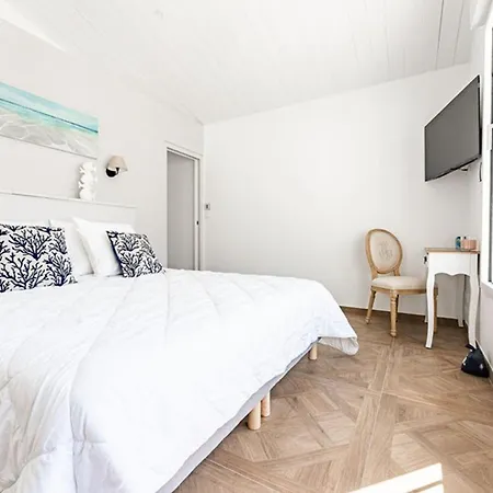 Maison Moderne Avec Jardin Clos Pour 4 Pers. - Fr-1-835-18 *