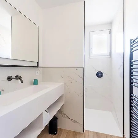 Tatil Evi Maison Moderne Avec Jardin Clos Pour 4 Pers. - Fr-1-835-18