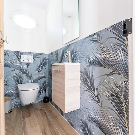 Maison Moderne Avec Jardin Clos Pour 4 Pers. - Fr-1-835-18 *